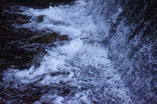 写真：「時の止まった滝」