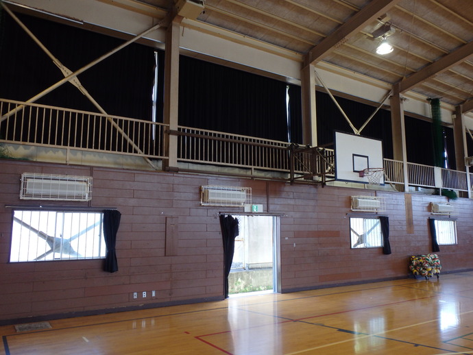 平山中学校屋内運動場空調設置工事後の写真