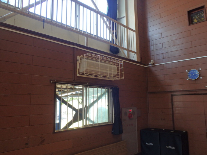 平山中学校屋内運動場空調設置工事後の写真
