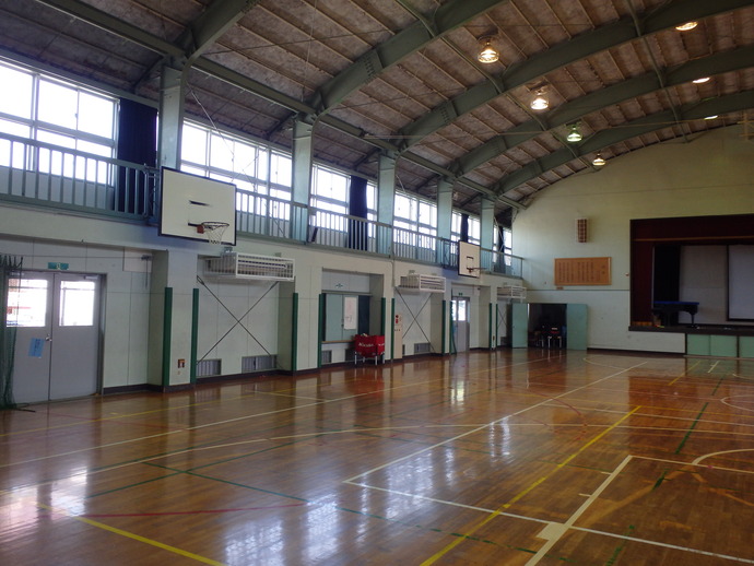日野第一中学校屋内運動場空調設置工事後の写真