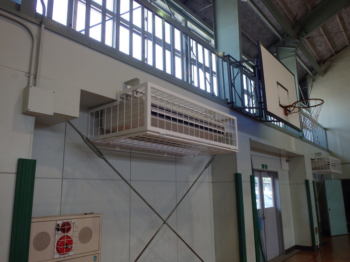 日野第一中学校屋内運動場空調設置工事後の写真