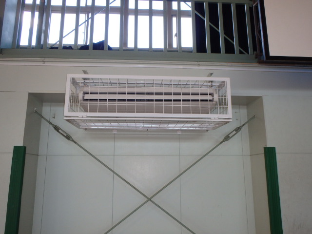 三沢中学校屋内運動場空調設置工事後の写真