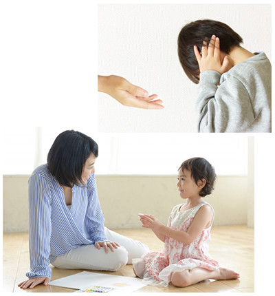 写真1：悩む子どもに手を差し伸べる様子　写真2：親子が会話する様子