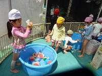 4歳の水遊びの写真5