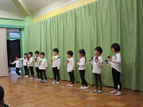 写真：4歳児きりん組の合奏