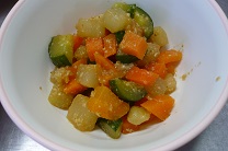 写真：コロコロ野菜のごま酢サラダ