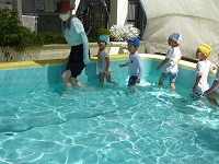 3歳児水遊びの写真