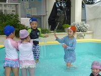 5歳児水遊びの写真4