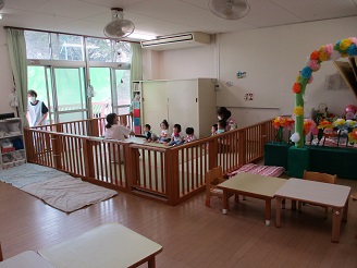 0歳児室全体の様子の写真