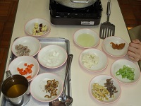 芋汁に入る食材、調味料の写真