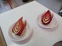 写真：りんごの飾り切り