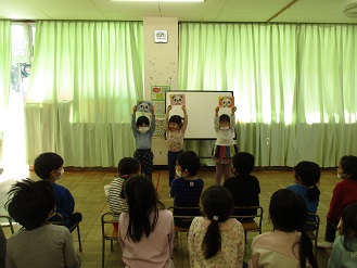 4歳児ぱんだ組誕生会の様子の写真