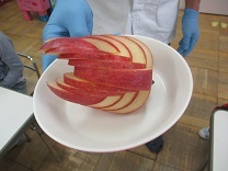 飾り切りのリンゴの写真