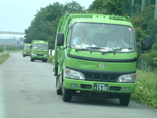 ごみ収集車の写真