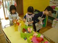 写真：2歳児　大掃除の様子2