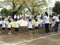 みんなでバルーンをしているところ