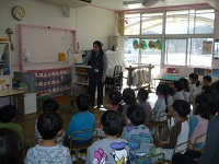 4歳児ぞう組のお話し会の様子