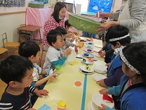 写真：りす組が食べに来てくれました