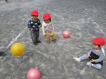 写真：園庭あそび