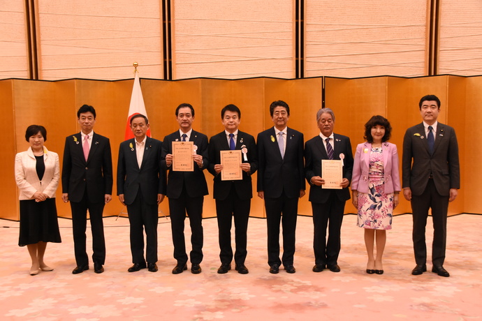 SDGs未来都市選定証交付式