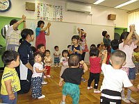 写真：子どもたちの踊りの様子3