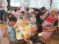 写真：会食会