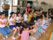 写真：プール開き誕生会