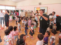 写真：プール開き誕生会