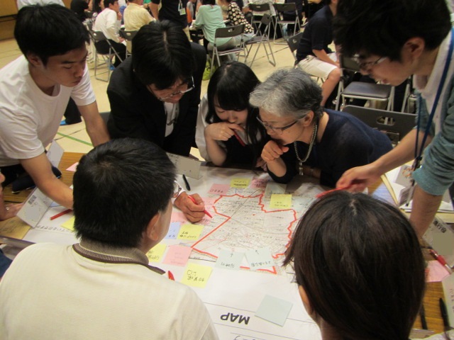 写真：地域懇談会の様子