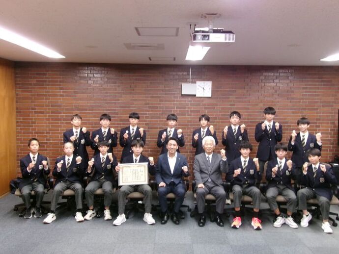 写真：市長表敬訪問の様子1