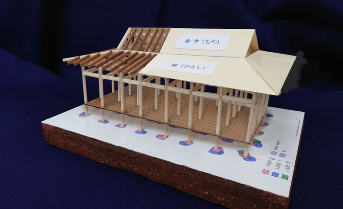 写真：四面廂建物復元模型