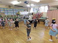 盆踊りの様子の写真