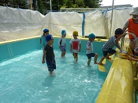 3歳の水遊びの写真5