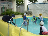 4歳の水遊びの写真2