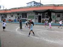 写真：5歳児の縄跳び