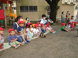 うさぎ組のリハーサル見学風景の写真