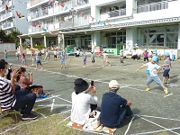 ダンスをする子供たちの写真2