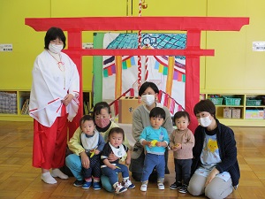 写真：もぐさ台保育園神社