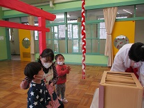 写真：もぐさ台保育園神社