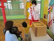 写真：もぐさ台保育園神社