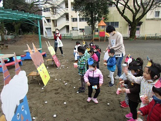 節分集会2歳の様子の写真