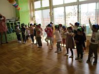 3歳児のダンスの写真1