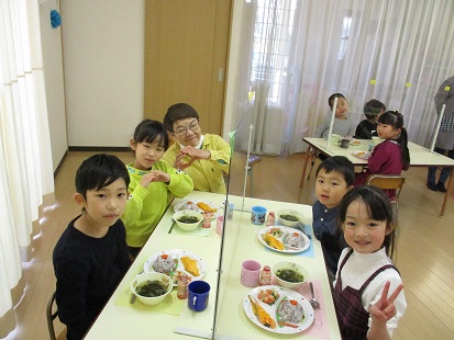 お別れ会食会の様子の写真