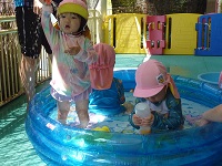 1歳水遊びの写真2