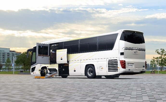 写真：パラリンピックで活躍した日野自動車製のバス