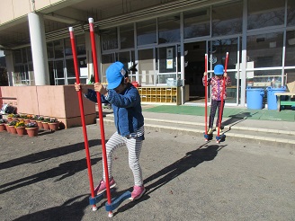 幼児園5歳児学年交流の様子の写真