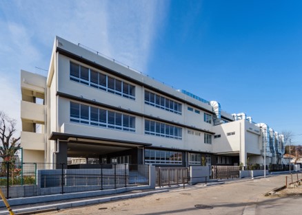 写真：豊田小学校　東校舎（外観）