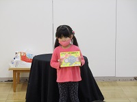 4歳児の1月の誕生児を紹介している写真です。