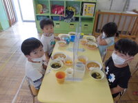 給食の様子の写真