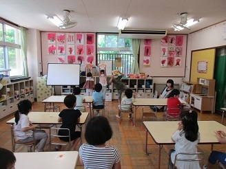 5歳児5月誕生会の様子の写真